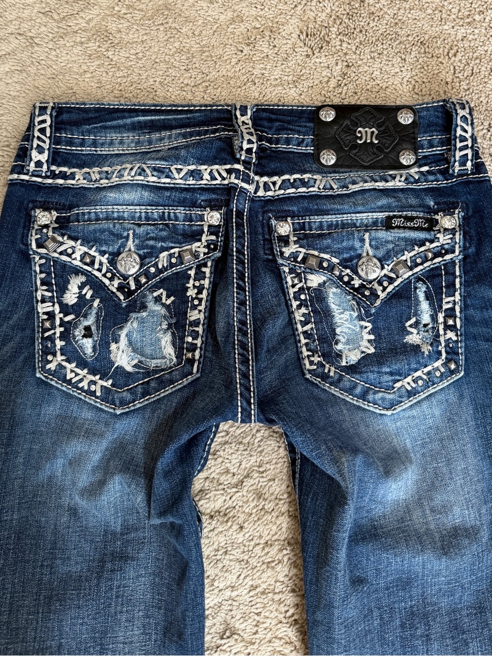 Miss Me Blue Jeans size 26 Skinny Y2k Embellished Rhinestone Distressed Pockets - Picture 6 of 10